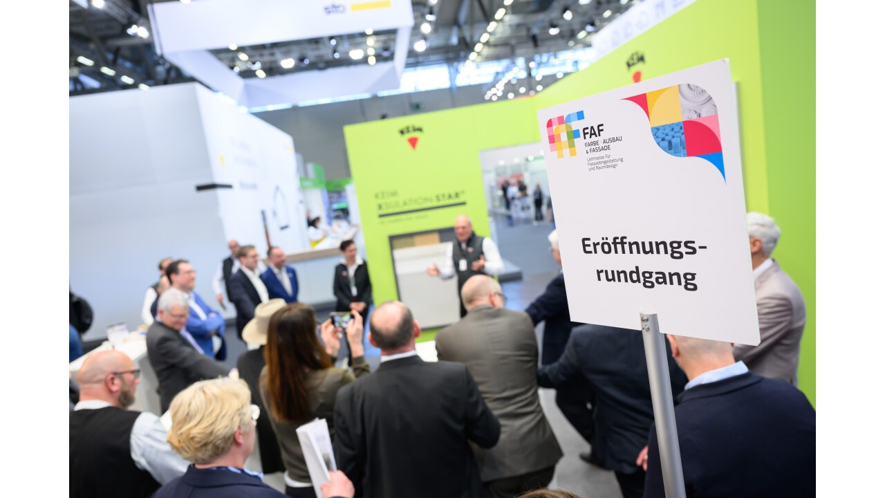 FAF Eröffnungsrundgang - hier am Stand von KEIM  Copyright GHM